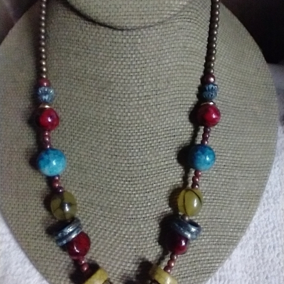 Colorful runway statement necklace - Picture 6 of 6